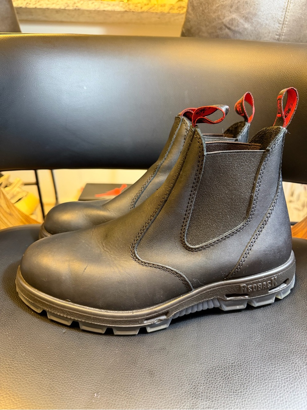 Redback "Easy Escape" black leather Chelsea work boots Size 9